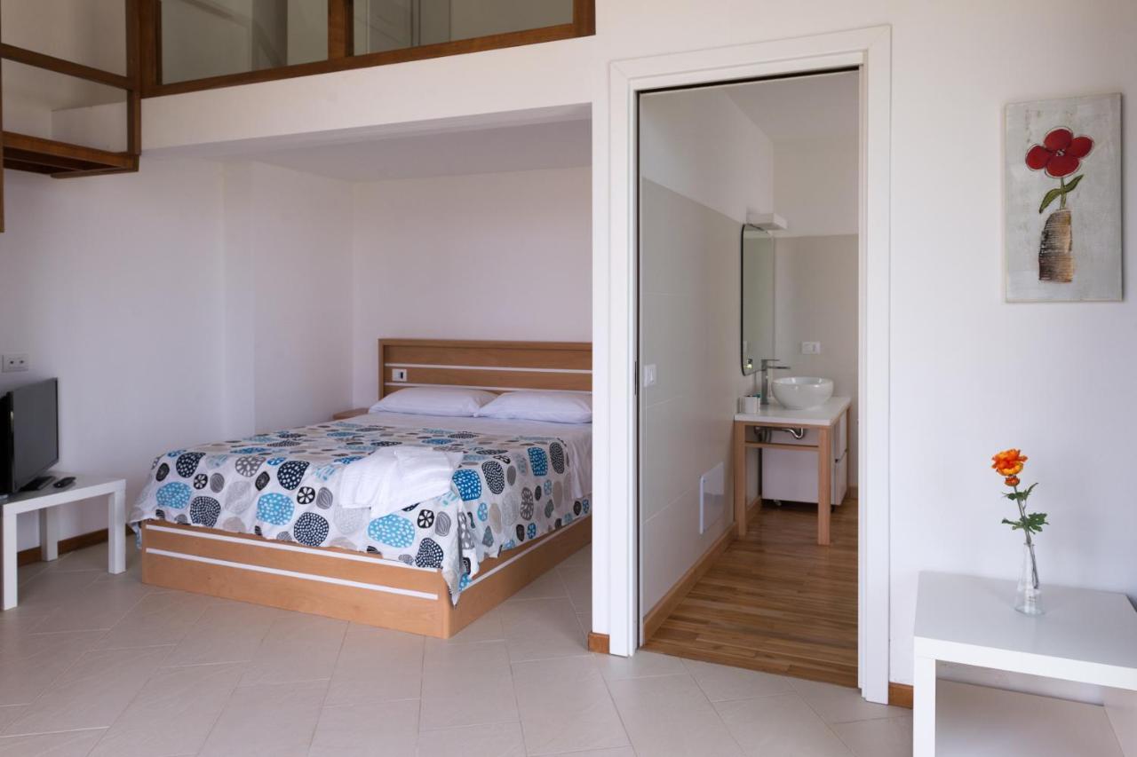 Lalena'S Garden Hotel Portopalo Di Capo Passero Стая снимка