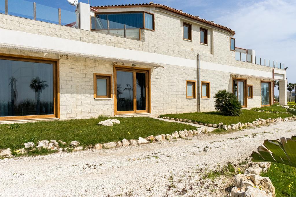 Lalena'S Garden Hotel Portopalo Di Capo Passero Екстериор снимка